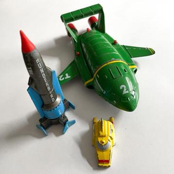 Vintage Thunderbirds Thunderbird 1, 2, 4 voertuigen Matchbox beschikbaar voor biedingen