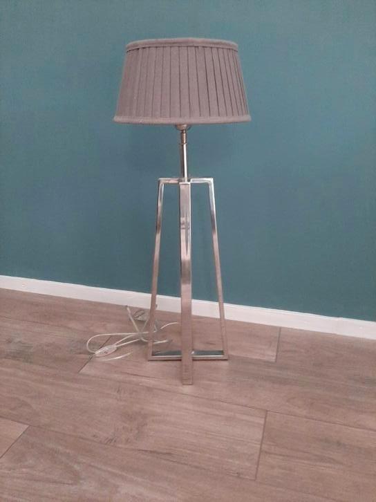 Rivièra Masion Tafellamp met Rivièra Maison lampenkap grijs., Huis en Inrichting, Lampen | Tafellampen, Zo goed als nieuw, 50 tot 75 cm