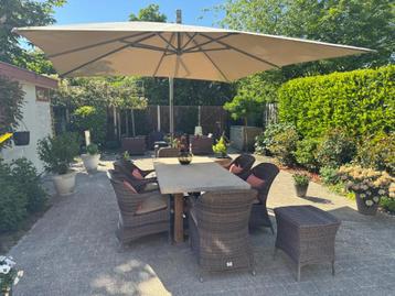 4 Seasons Outdoor Wicker tuinset met tuintafel betonnen blad beschikbaar voor biedingen