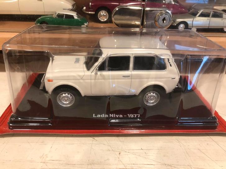 1:24 Lada Niva 1977 Hachette Wit Nieuw, Hobby en Vrije tijd, Modelauto's | 1:24, Nieuw, Auto, Overige merken, Ophalen of Verzenden