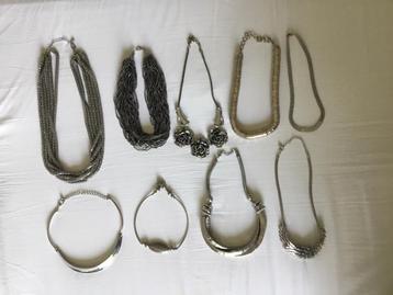 Set halskettingen, halsbanden beschikbaar voor biedingen