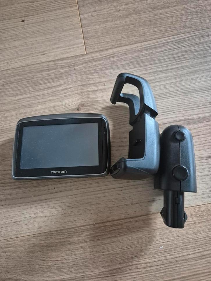 TomTom Blue&Me 1 Navigatiesysteem Europa 2025 + Accessoires, Auto diversen, Autonavigatie, Zo goed als nieuw, Ophalen of Verzenden