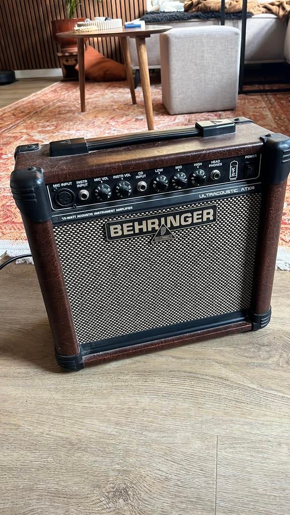 Behringer Ultracoustic AT108 akoestische gitaarversterker, Ophalen of Verzenden, Gebruikt, Gitaar, Minder dan 50 watt