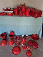 Diverse rood emaille items, Ophalen