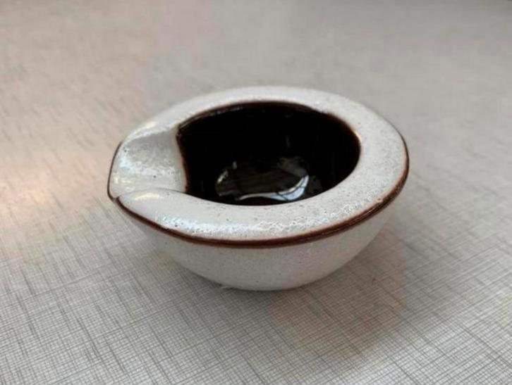 Asbakje stroomglazuur ontwerp Jaap Ravelli ca.1960., Antiek en Kunst, Antiek | Keramiek en Aardewerk, Ophalen of Verzenden