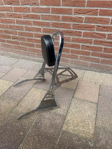 sissybar + bagagerek; in zeer goede staat. beschikbaar voor biedingen