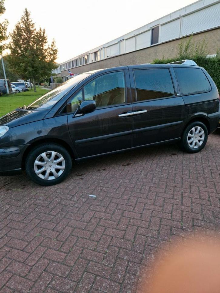 Peugeot 807 2.2 HDI ST 8PL. 6VERSN. 2006 Grijs, Auto's, Peugeot, Particulier, ABS, Diesel, Euro 4, E, MPV, Handgeschakeld, Origineel Nederlands