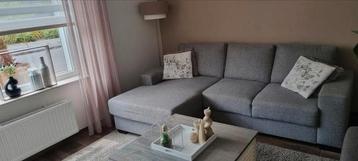 Te koop bank met lounge gedeelte beschikbaar voor biedingen