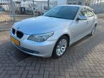 BMW 5-Serie 2.0 D 520D AUT 2009 Grijs, Auto's, Automaat, Achterwielaandrijving, Zwart, 4 cilinders