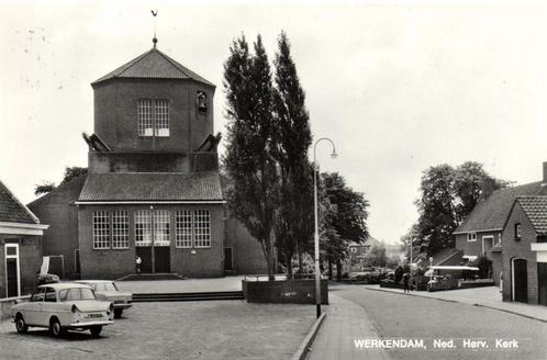 Werkendam, Ned, Herv. Kerk - Daf - 197? gelopen, Verzamelen, Ansichtkaarten | Nederland, Gelopen, Overijssel, Ophalen of Verzenden