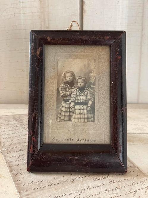 Brocante oud Frans fotolijstje met foto van meisjes, Antiek en Kunst, Curiosa en Brocante, Ophalen of Verzenden