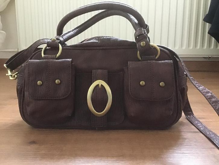 Mooie d.bruine hand/schouder tas, Sieraden, Tassen en Uiterlijk, Tassen | Damestassen, Zo goed als nieuw, Handtas, Bruin, Ophalen of Verzenden