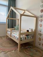 Bedhuisje hout, Kinderen en Baby's, Kinderkamer | Bedden, Gebruikt, 70 tot 85 cm, Lattenbodem, 140 tot 160 cm
