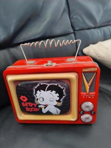 👉 Betty Boop broodtrommeltje in de vorm van een radio beschikbaar voor biedingen