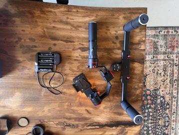 FeiyuTech a2000 Gimbal Set – 3-Axis Stabilizer + Dual Handle beschikbaar voor biedingen