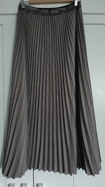 NUKUS plooirok taupe beschikbaar voor biedingen