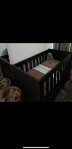 Interbaby Ledikant Zwart + IKEA Matras, Kinderen en Baby's, Ophalen, Zo goed als nieuw, Ledikant