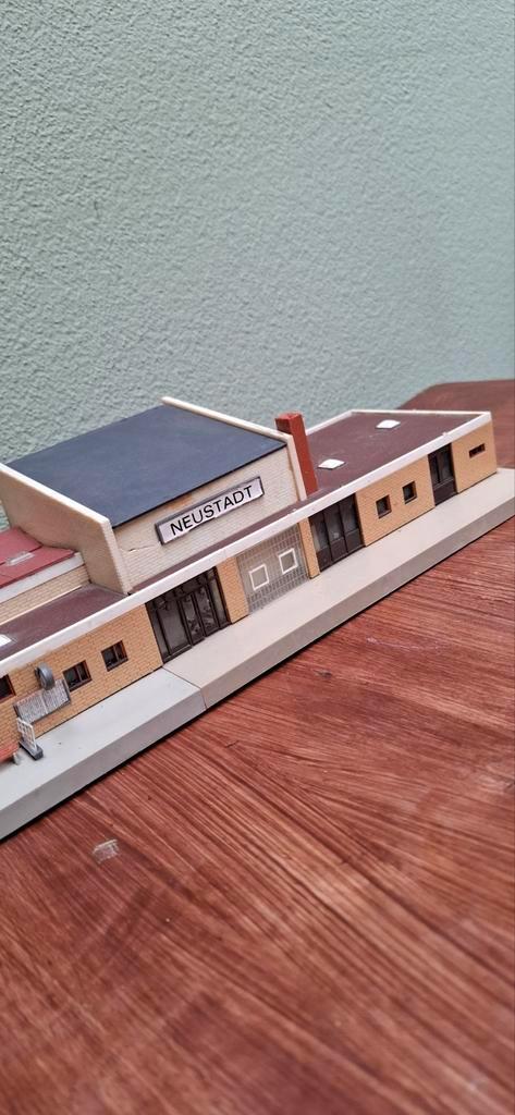 HO STATION NEUSTADT, Hobby en Vrije tijd, Modeltreinen | N-Spoor, Gebruikt, Gelijkstroom of Wisselstroom, Overige merken, Ophalen of Verzenden