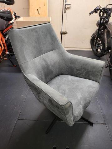 Nette grijze draai fauteuil  beschikbaar voor biedingen
