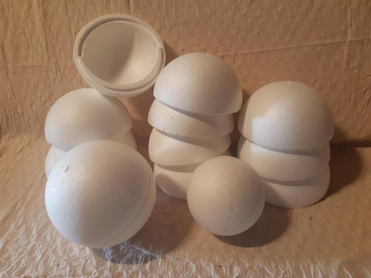 Piepschuim bollen 1 x 15 cm, 6 x 20 cm doorsnede, Hobby en Vrije tijd, Knutselen, Zo goed als nieuw, Overige typen, Verzenden