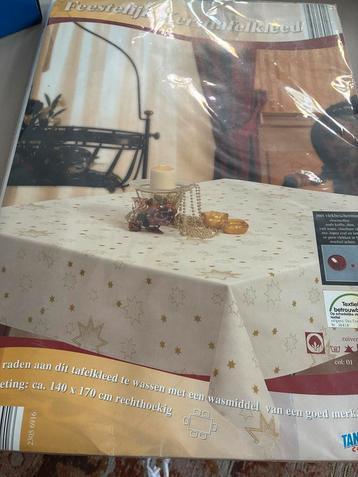 Kerst tafelkleed goud sterren - Nieuw! beschikbaar voor biedingen