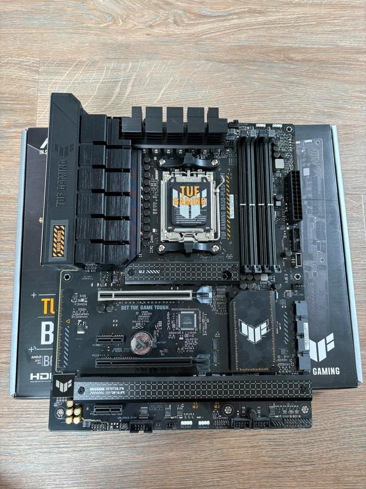 TUF GAMING B650-PLUS WIFI Moederbord, Computers en Software, Moederborden, Gebruikt, AMD, DDR5, Ophalen of Verzenden