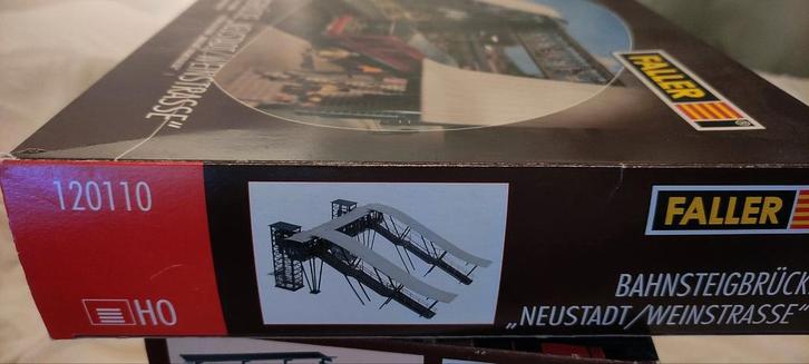 Faller 120110 spoorbaan brug gebouwd., Hobby en Vrije tijd, Modeltreinen | H0, Zo goed als nieuw, Locomotief, Gelijkstroom, Roco
