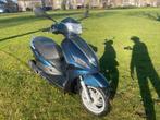 Piaggio new fly darknight blue snor 2015, Fietsen en Brommers, Scooters | Piaggio, Ophalen, Zo goed als nieuw, Fly, Benzine