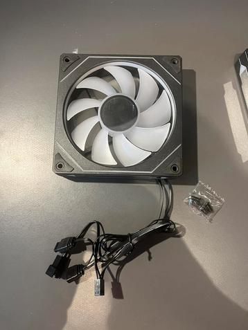 3x koeling vents RGB pc beschikbaar voor biedingen