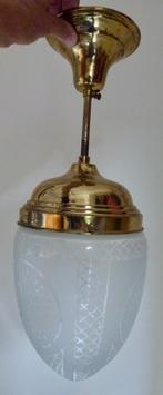 Art Deco Hanglamp in eikel vorm, bewerkt glas motief., Verzenden