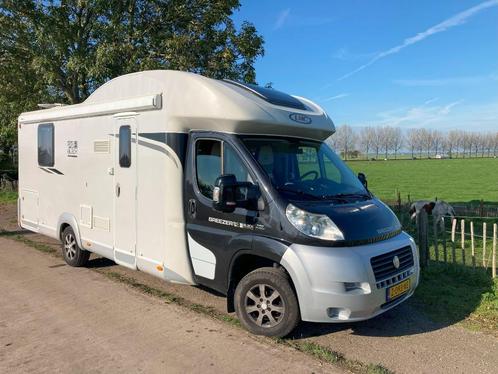LMC Breezer 228 Black Selection H730 -QUEENSBED + HEFBED | C, Caravans en Kamperen, Campers, Particulier, Half-integraal, tot en met 5