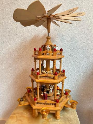 Kerstpiramide, vintage, hout, 3 laags, 46 cm beschikbaar voor biedingen