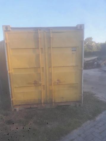 8 ft zeecontainer €1000, beschikbaar voor biedingen