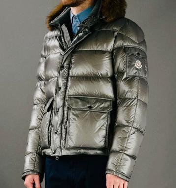 Prachtige ORIGINELE Moncler winter jas Als nieuw twv 1299€ beschikbaar voor biedingen