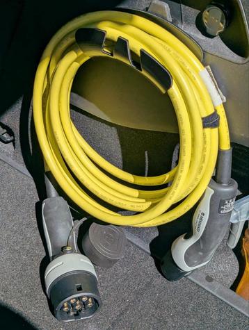 VW ID.3 / ID.4 / ID.5 / ID.7/ Mercedes A laad kabel houder beschikbaar voor biedingen