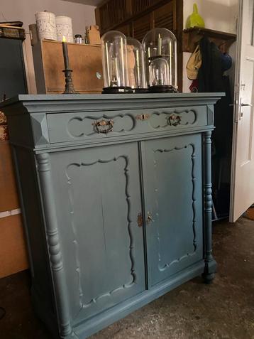 Meidenkast Biedermeier Stijl beschikbaar voor biedingen