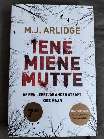 M.J. Arlidge - Iene miene mutte beschikbaar voor biedingen