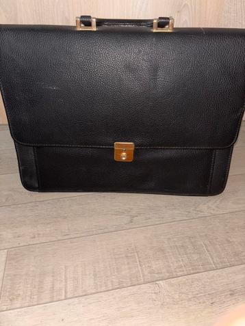 Vintage Zwarte Aktetas beschikbaar voor biedingen