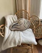 Riviera Maison Kussen Schelp - Beige, Huis en Inrichting, Woonaccessoires | Kussens, Ophalen of Verzenden, Zo goed als nieuw, Beige