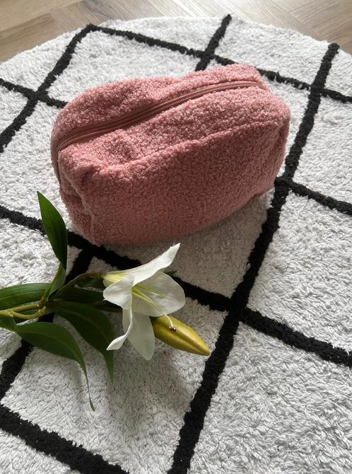 Nieuw roze toilettas Kruidvat teddy 23x15x9cm beauty case, Sieraden, Tassen en Uiterlijk, Toilettassen, Nieuw, Dame, Roze, Ophalen of Verzenden