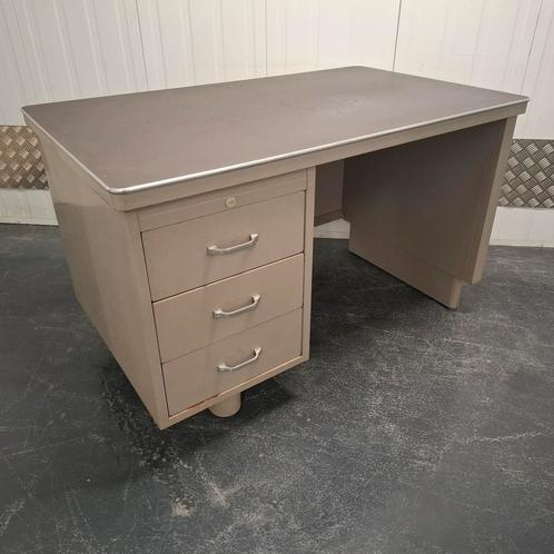 ODA Vintage & Industrieel; metalen bureau bureautje, Huis en Inrichting, Bureaus, Gebruikt, Bureau, Ophalen