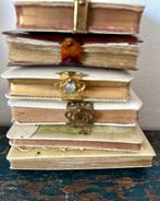 Zes decoratieve religieuze boekjes / in 1 koop 75 euro!, Ophalen of Verzenden, Gelezen