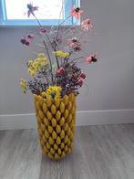 Gele vaas met bloemen, Ophalen, Geel, Aardewerk of Porselein, Zo goed als nieuw
