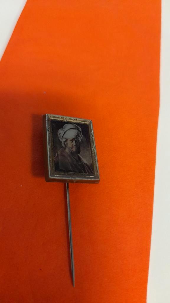 Vintage Speldje Rembrandt Man in Oosterse Kleding, Antiek en Kunst, Antiek | Overige Antiek, Ophalen of Verzenden