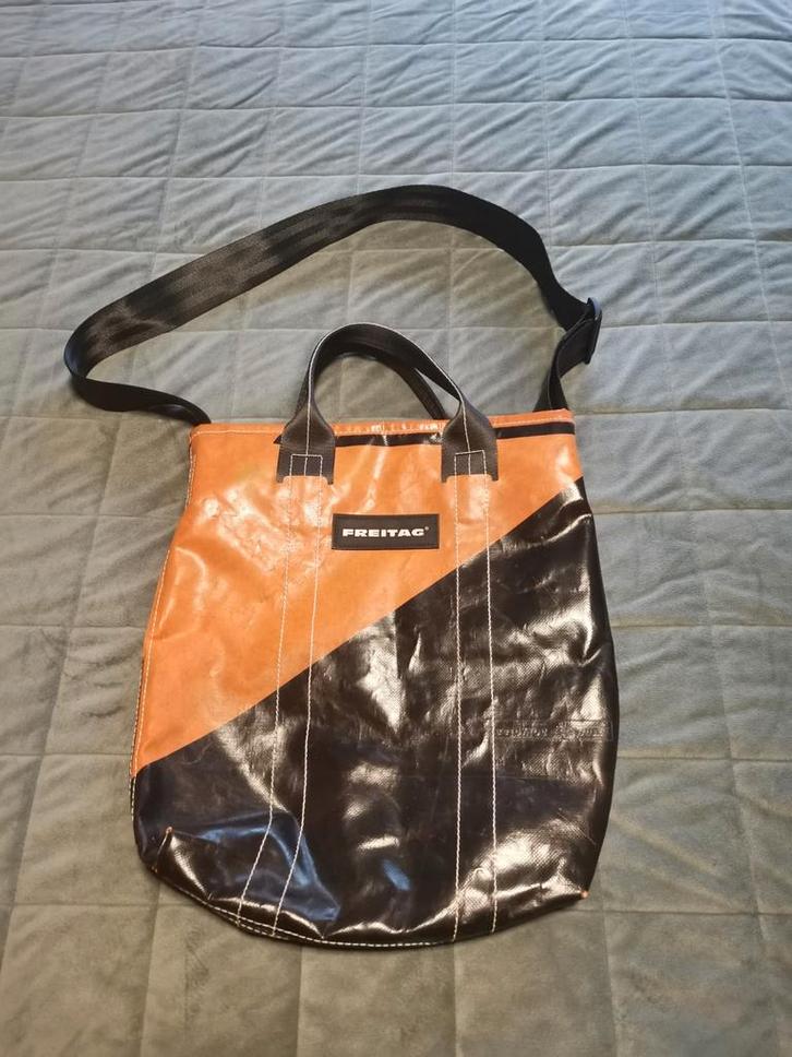 Freitag Tas - Unieke Schoudertas/Handtas, Sieraden, Tassen en Uiterlijk, Tassen | Damestassen, Zo goed als nieuw, Handtas, Oranje