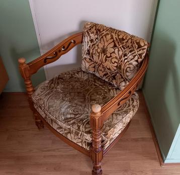 Antieke stoel, met orginele bekleding. beschikbaar voor biedingen