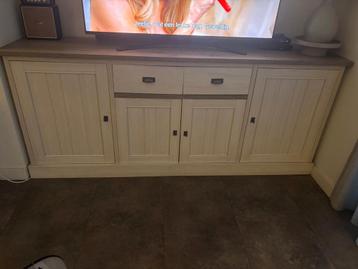 Dressoir beschikbaar voor biedingen