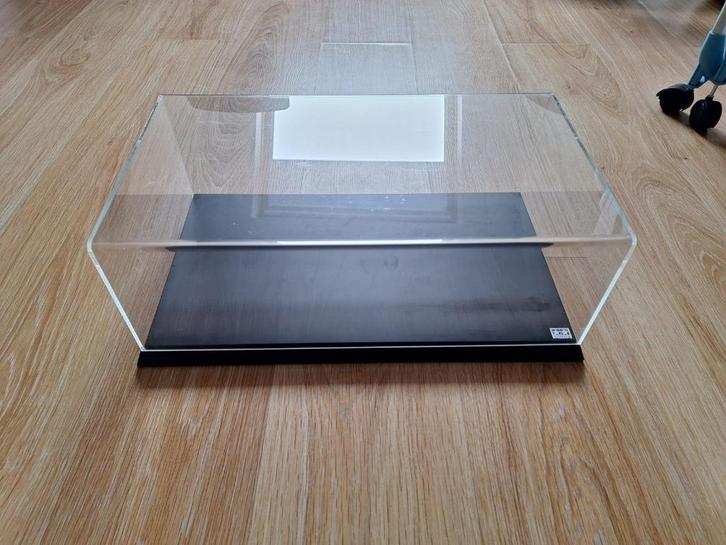 1:12 Tamiya display case jaren 90/2000 lichte beschadiging, Hobby en Vrije tijd, Modelauto's | 1:5 tot 1:12, Gebruikt, 1:9 t/m 1:12