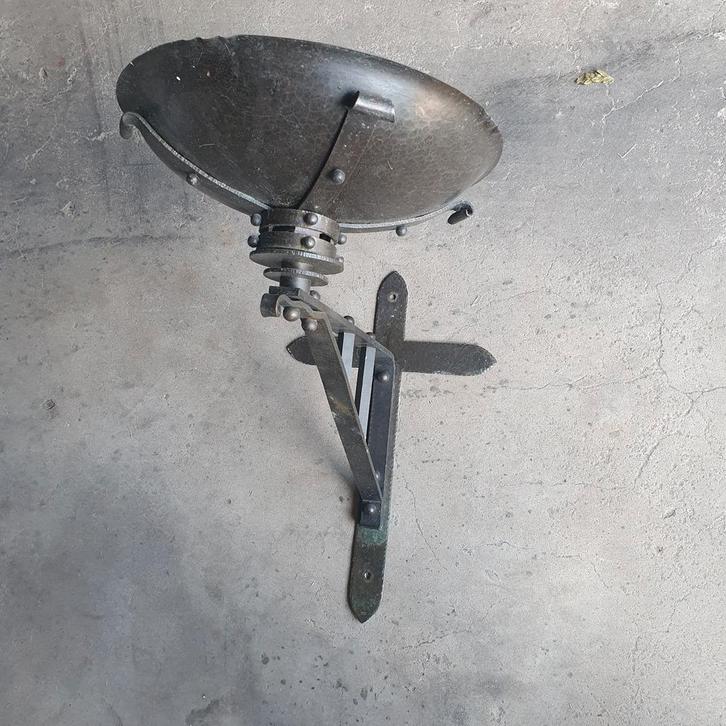 2 schitterende Amsterdamse school bronzen wandlampen., Antiek en Kunst, Antiek | Lampen, Ophalen