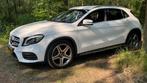 Mercedes-Benz GLA 180 AMG Autom7 2018 Wit trekhaak, Auto's, 65 €/maand, 4 cilinders, 715 kg, Alcantara
